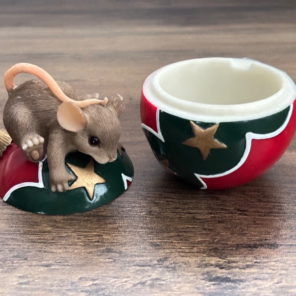 CHARMING TAILS Mouse NO PEEKING 87/143 Christmas Ball Ornament Figurine Trinket - Picture 8 of 11
